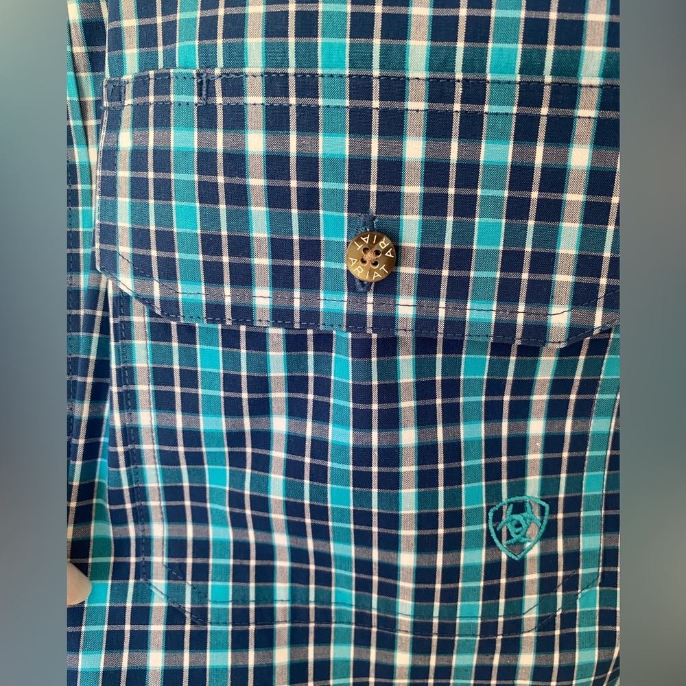 Ariat pro series long sleeve collared button up size M - Picture 3 of 3